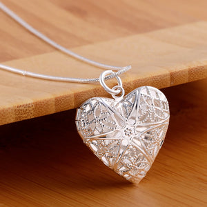 DOTEFFIL 925 Sterling Silver 18 Inch Snake Chain Heart-Shaped Photo Frame Necklace