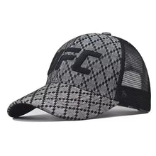 Fashionable high-top hat for men, with a large mesh and breathable design, suitable for outdoor activities and versatile