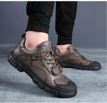 Genuine Leather Sneakers Men's Shoes Outdoor Casual Hiking Shoes Soft Soled Anti-skid Mountaineering Shoes Men Zapatillas Hombre