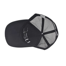Fashionable high-top hat for men, with a large mesh and breathable design, suitable for outdoor activities and versatile