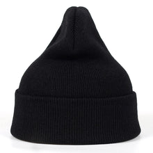 Cute penguin embroidered knitted hats for men and women, autumn and winter outdoor warm sports event woolen hats, bean hats